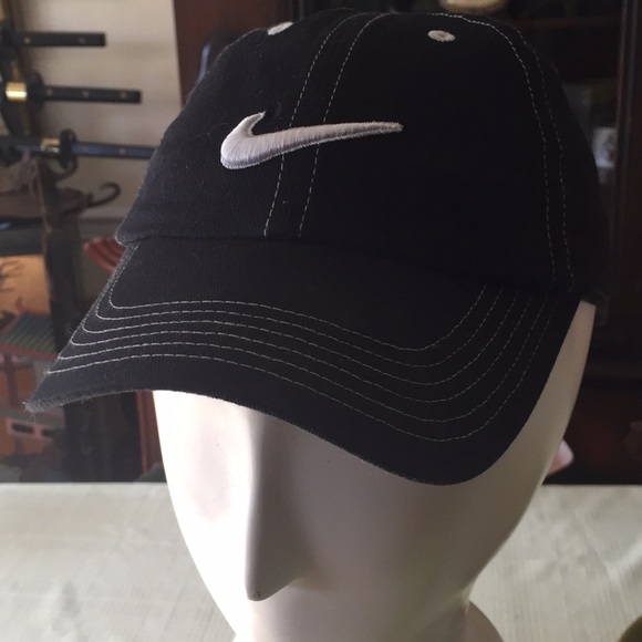 Nike Cap - Picture 2 of 5